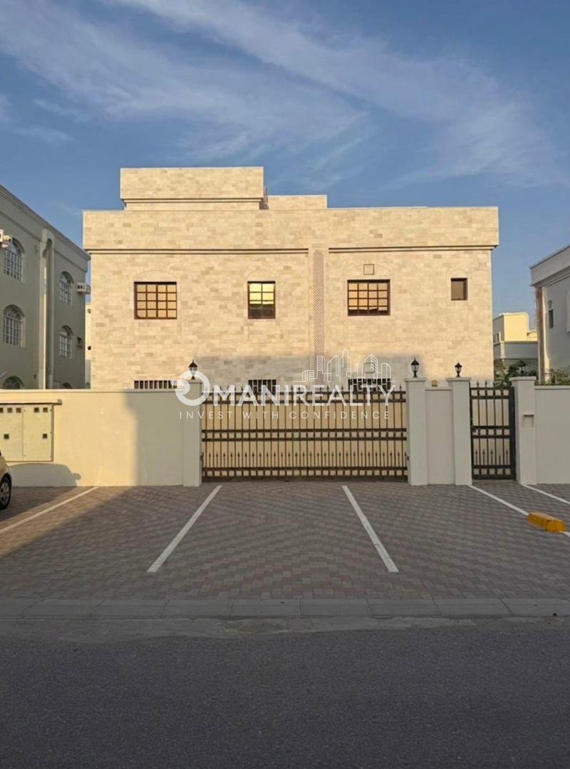 IMWS10014 – 3-Bedroom Flat for Rent in Al Mawaleh South, Muscat
